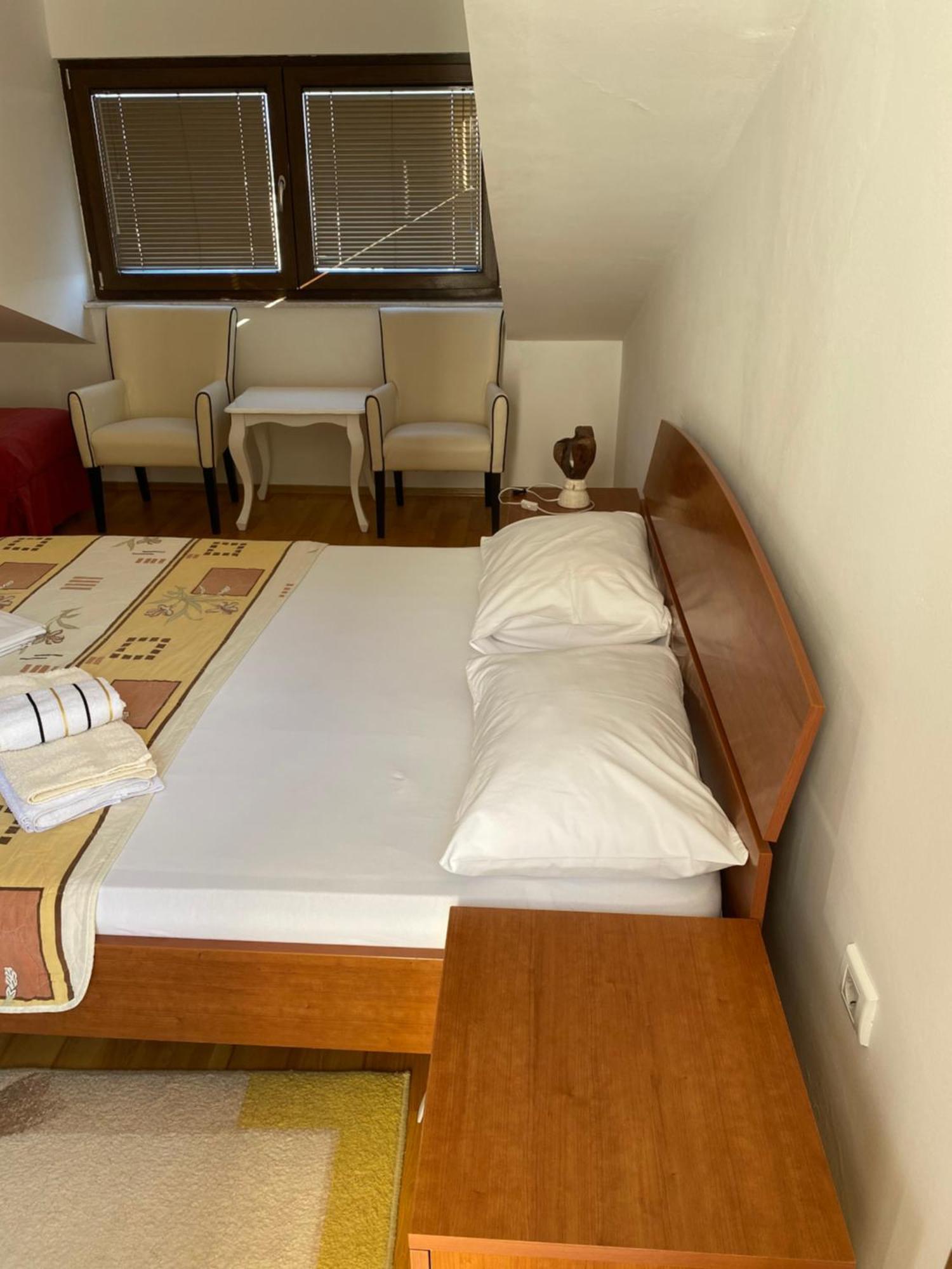 Apartments Ivan Petrovac Extérieur photo